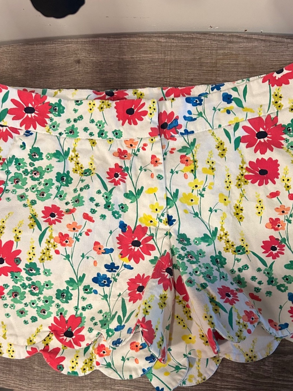 Crown & Ivy White & floral print shorts